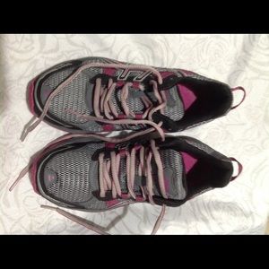 Asics woman running shoes